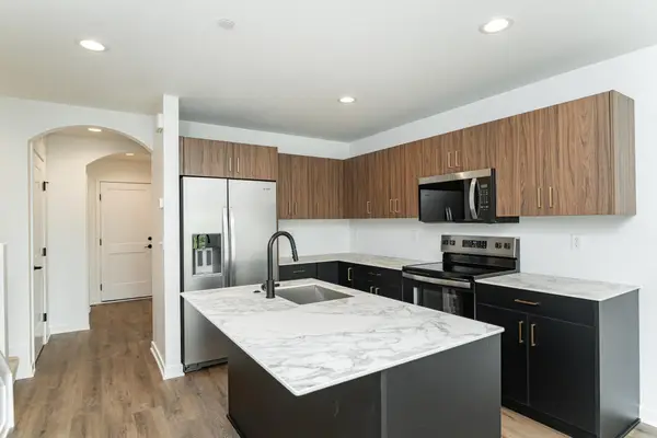1093 Century Village Lane Ne, Rochester, MN 55906