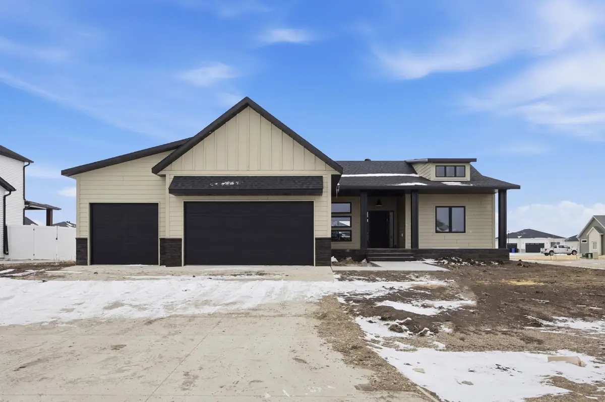 4270 Bristlecone Loop S, Fargo, ND 58104 - #1