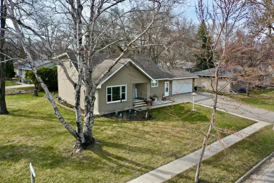 1304 9th Street Sw, Willmar, MN 56201 - #2