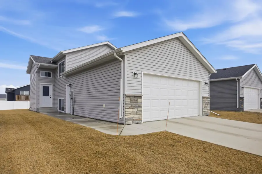 6769 70th Avenue S, Horace, ND 58047 - #2