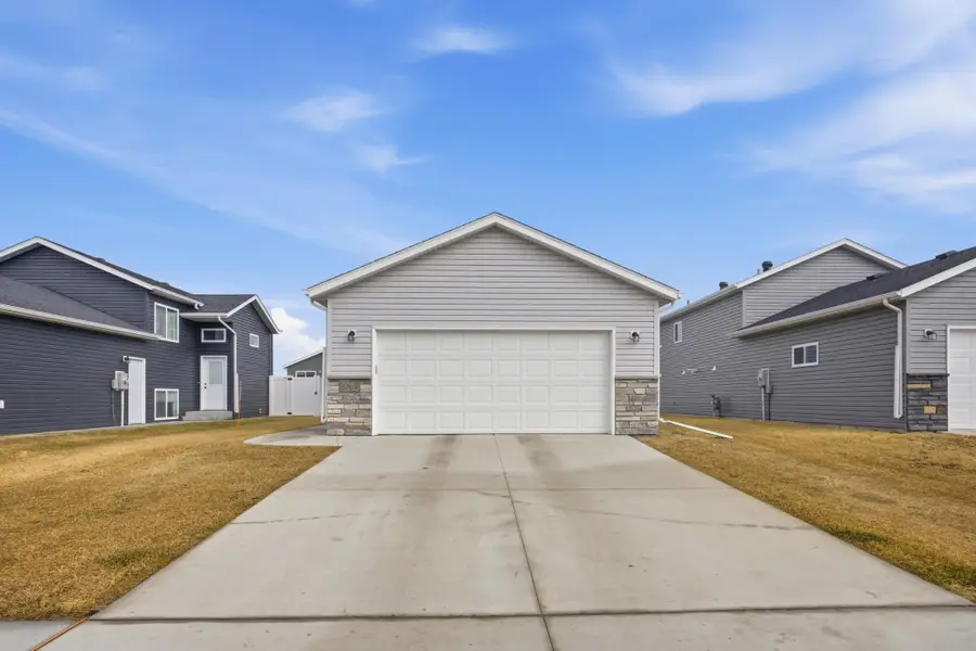 6769 70th Avenue S, Horace, ND 58047 - #3
