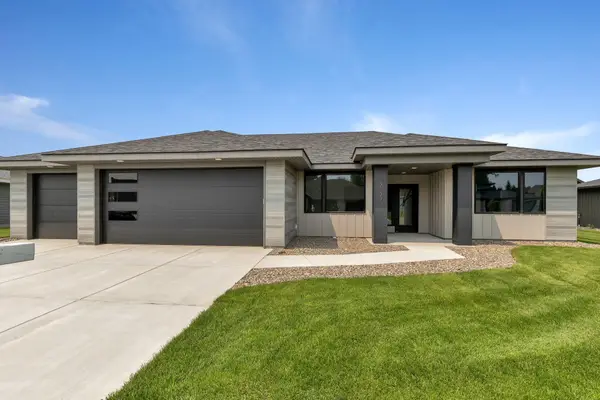 2127 Tamarack Drive, Saint Cloud, MN 56301