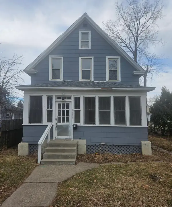 911 Jenks Avenue E, Saint Paul, MN 55106