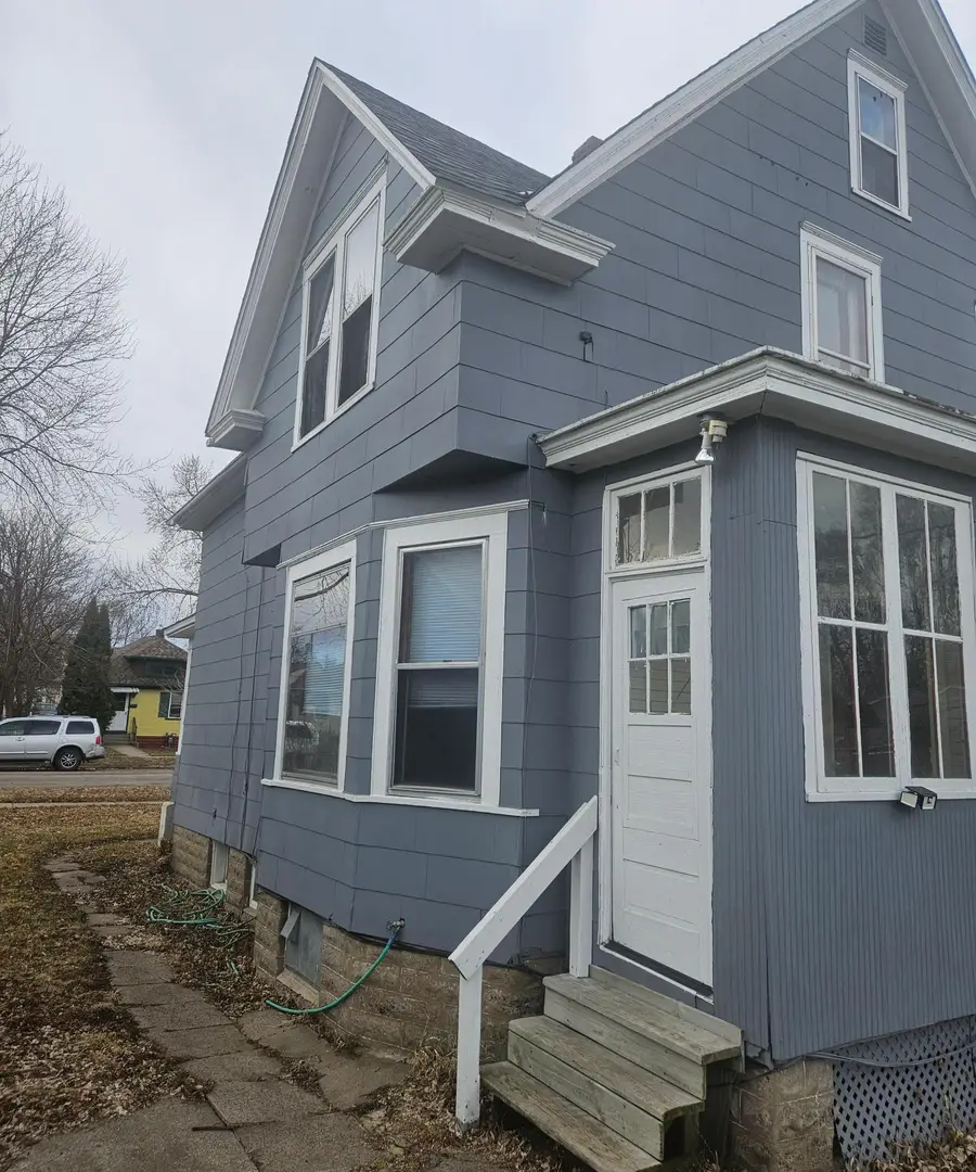 911 Jenks Avenue E, Saint Paul, MN 55106 - #3