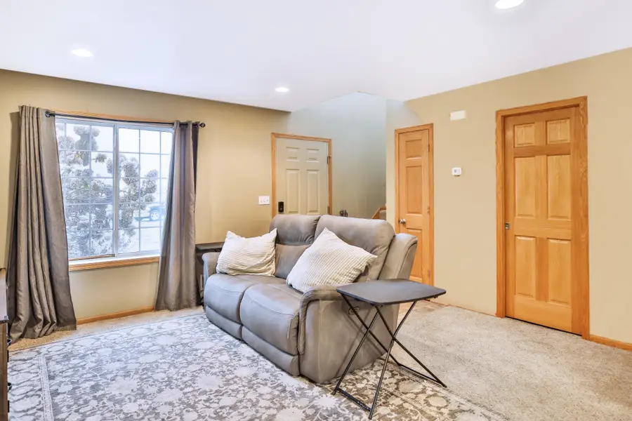 29 6th Avenue Se, Dodge Center, MN 55927 - #3