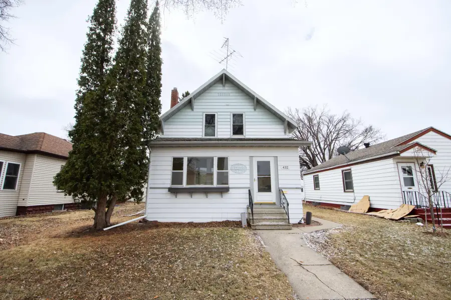 432 14th Avenue S, Fargo, ND 58103 - #2