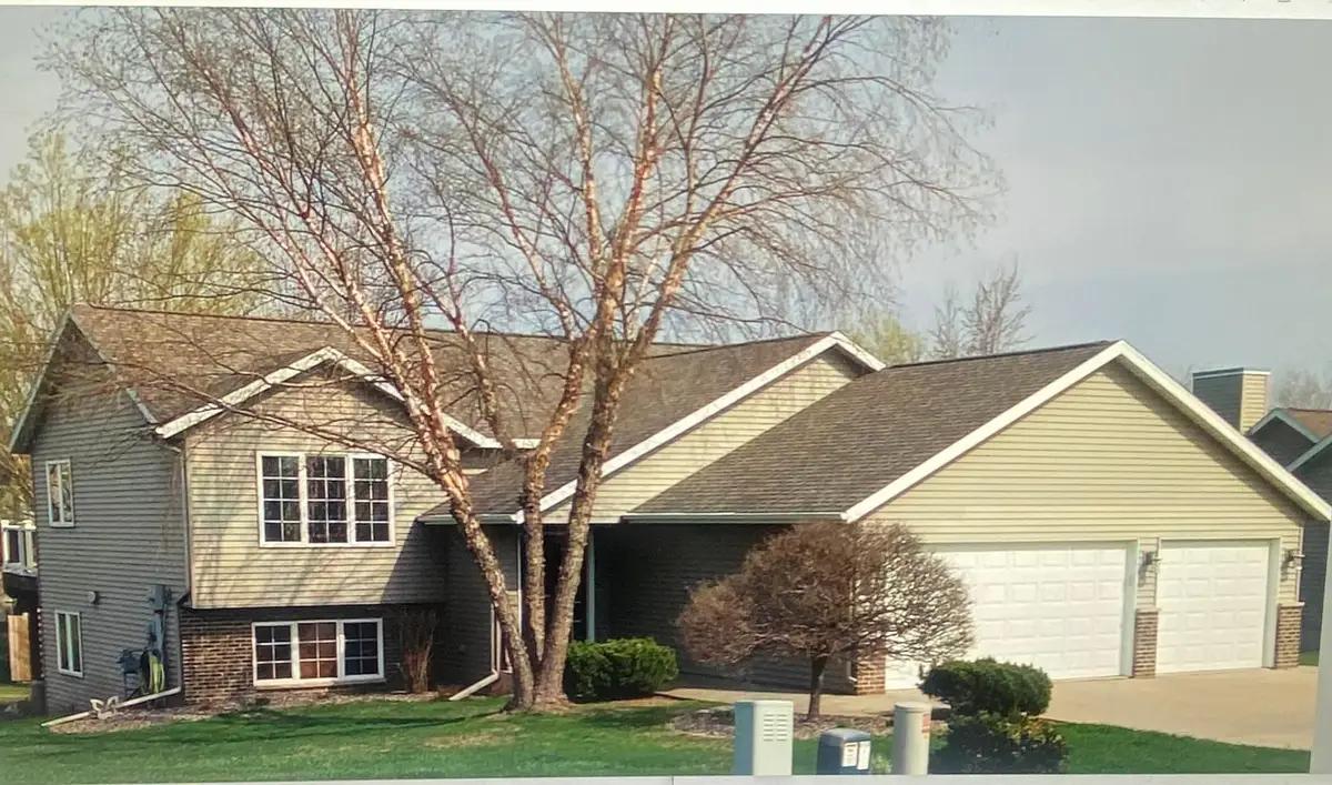 105 Sandstone Drive Nw, Eyota, MN 55934 - #1