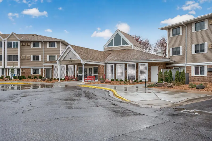 4400 36th Avenue N #210, Robbinsdale, MN 55422 - #2