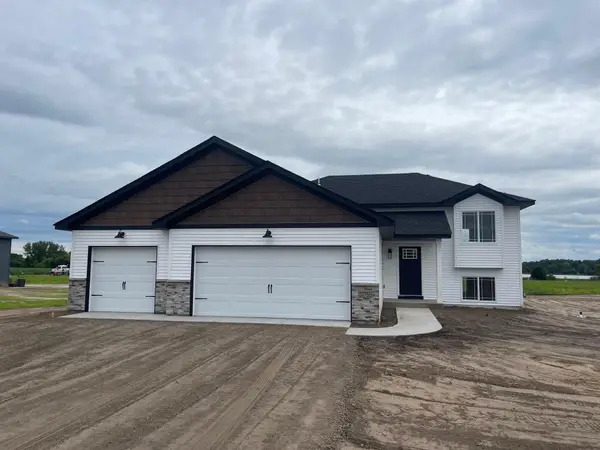 2562 341st Avenue Nw, Cambridge, MN 55008