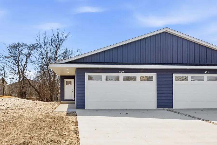 800 Texas Avenue Nw, Hutchinson, MN 55350 - #2