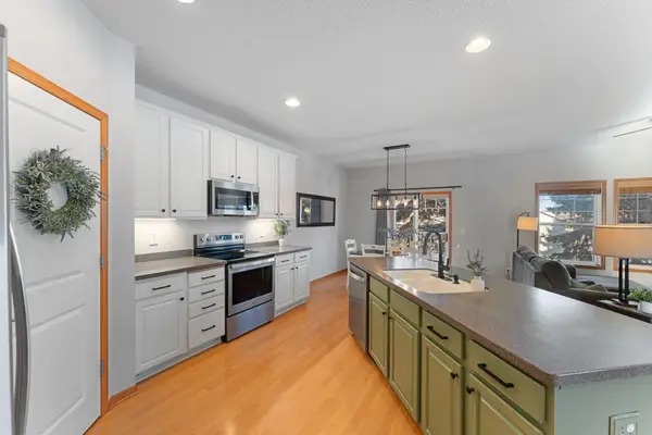 3262 Oak View Drive, Woodbury, MN 55129