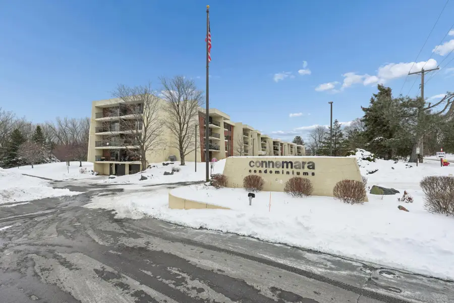 2465 Londin Lane E #401, Maplewood, MN 55119 - #2