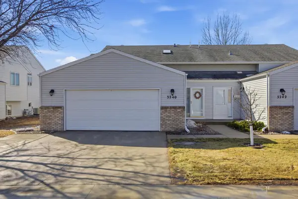 3240 35th Avenue S, Fargo, ND 58104