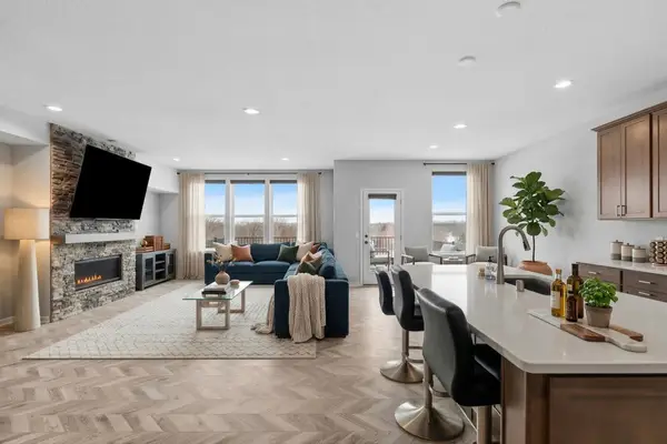 4263 Swallowtail Lane, Woodbury, MN 55129