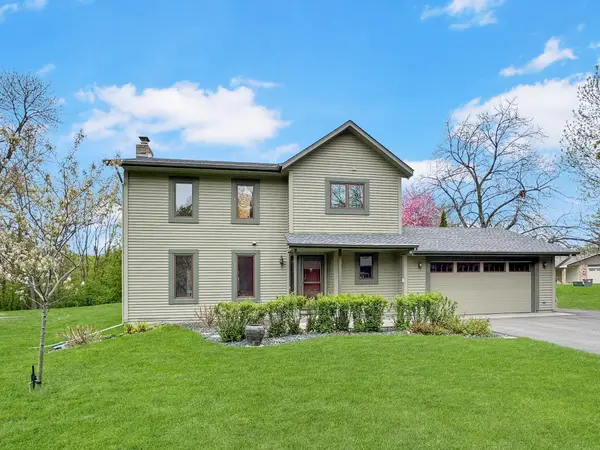 19085 Deerfield Trail, Eden Prairie, MN 55346
