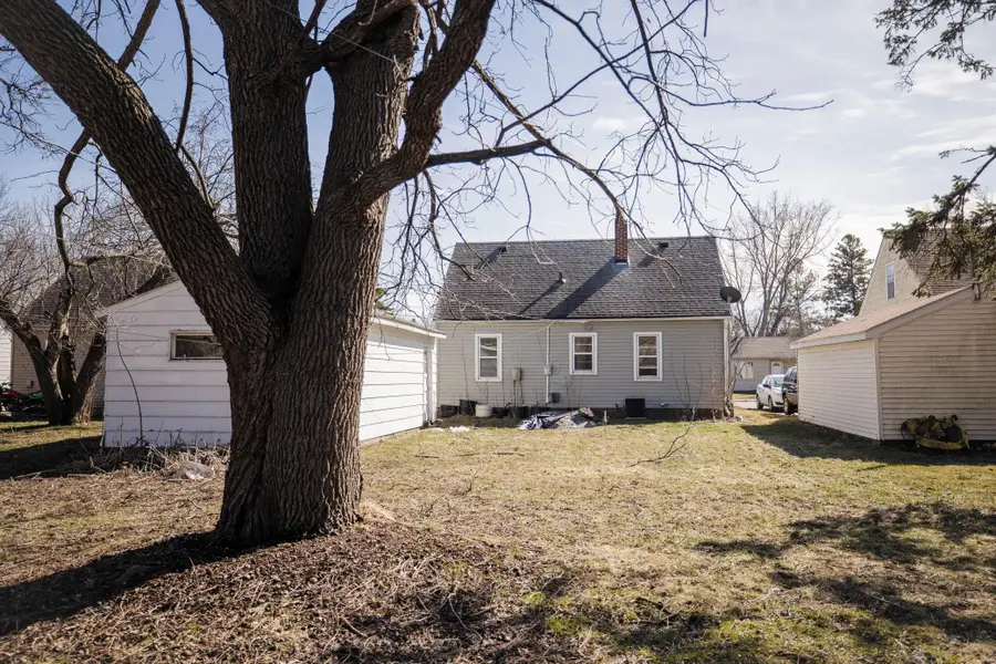 406 W 11th Street, Morris, MN 56267 - #3