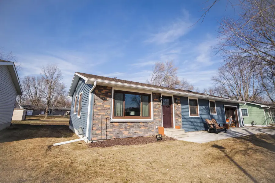 19 Thomas Street, Morris, MN 56267 - #3