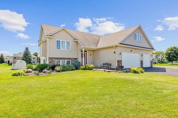 8649 Independence Drive, Chisago City, MN 55013