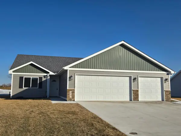 370 Horizon Drive, Le Center, MN 56057