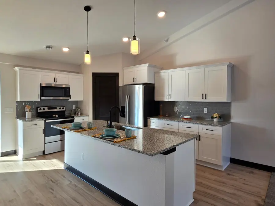 916 Katelyn Circle Ne, Montgomery, MN 56069 - #3