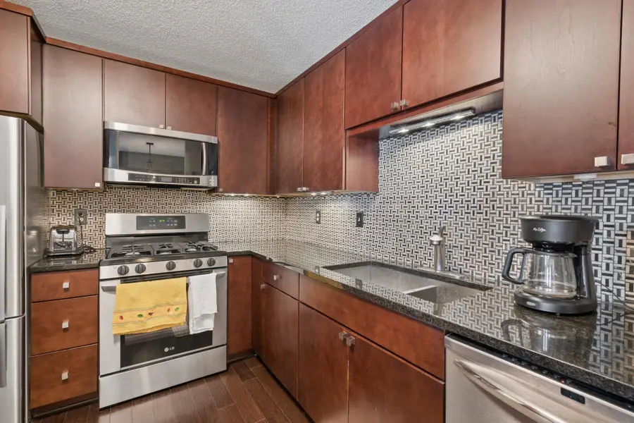 4002 Foss Road #102, Saint Anthony, MN 55421 - #3