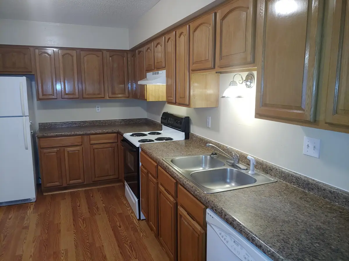 896 Wescott Square, Eagan, MN 55123 - #1