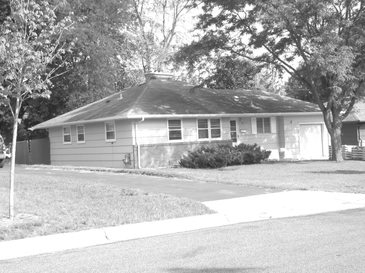 605 Park Valley Drive W, Hopkins, MN 55343 - #1