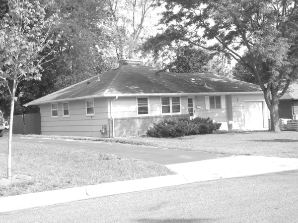 605 Park Valley Drive W, Hopkins, MN 55343