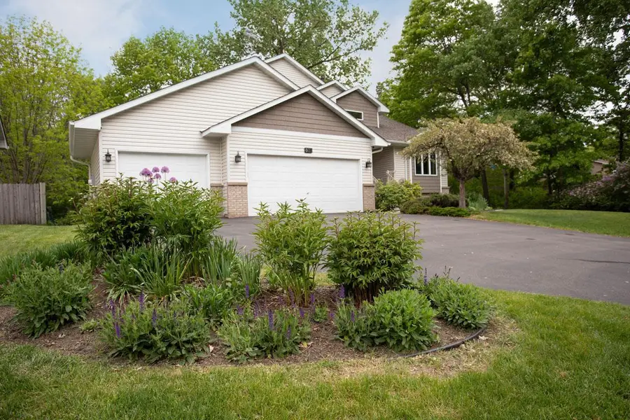 601 Sterling Street S, Maplewood, MN 55119 - #3