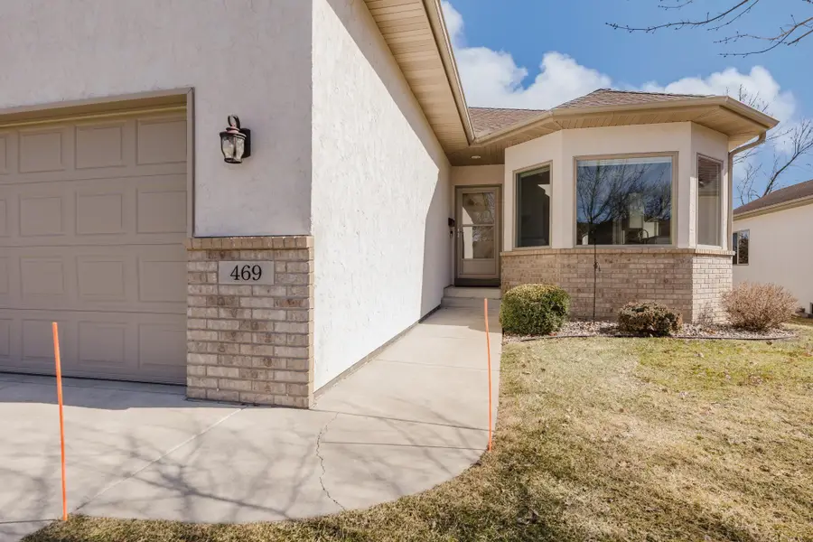 469 Roundhouse Street, Shakopee, MN 55379 - #2