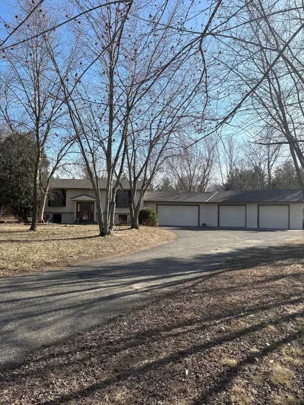 4350 218th Avenue Nw, Oak Grove, MN 55303