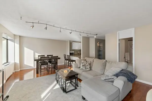 19 S 1st Street #B1503, Minneapolis, MN 55401