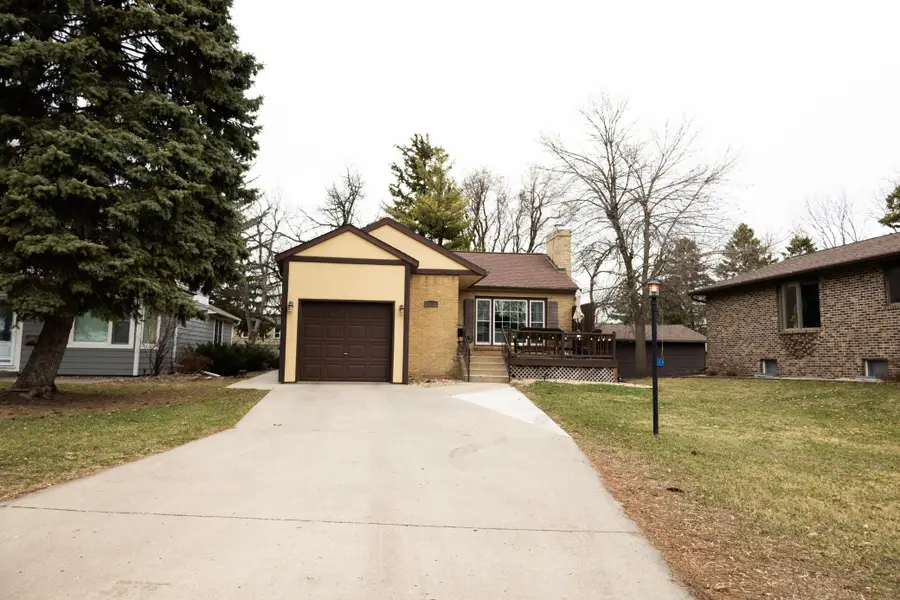 207 Lake Avenue, Worthington, MN 56187 - #3