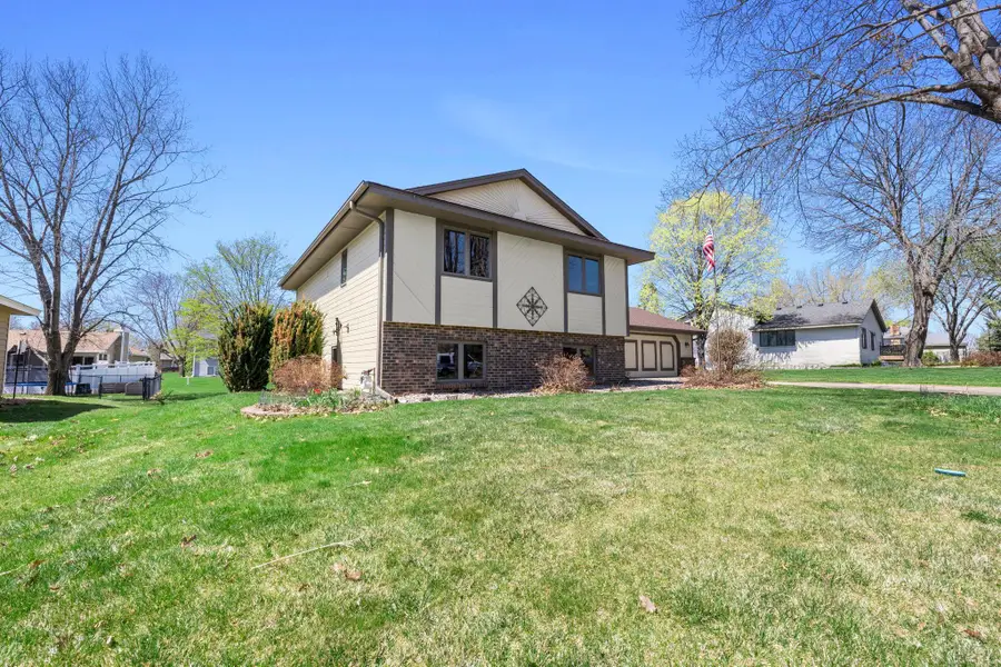 1286 Emerald Lane, Shakopee, MN 55379 - #2