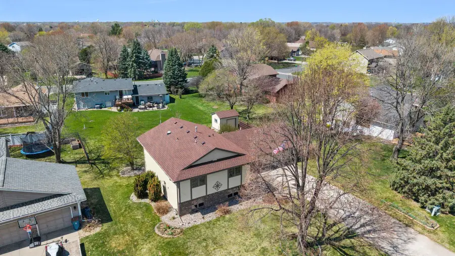 1286 Emerald Lane, Shakopee, MN 55379 - #3