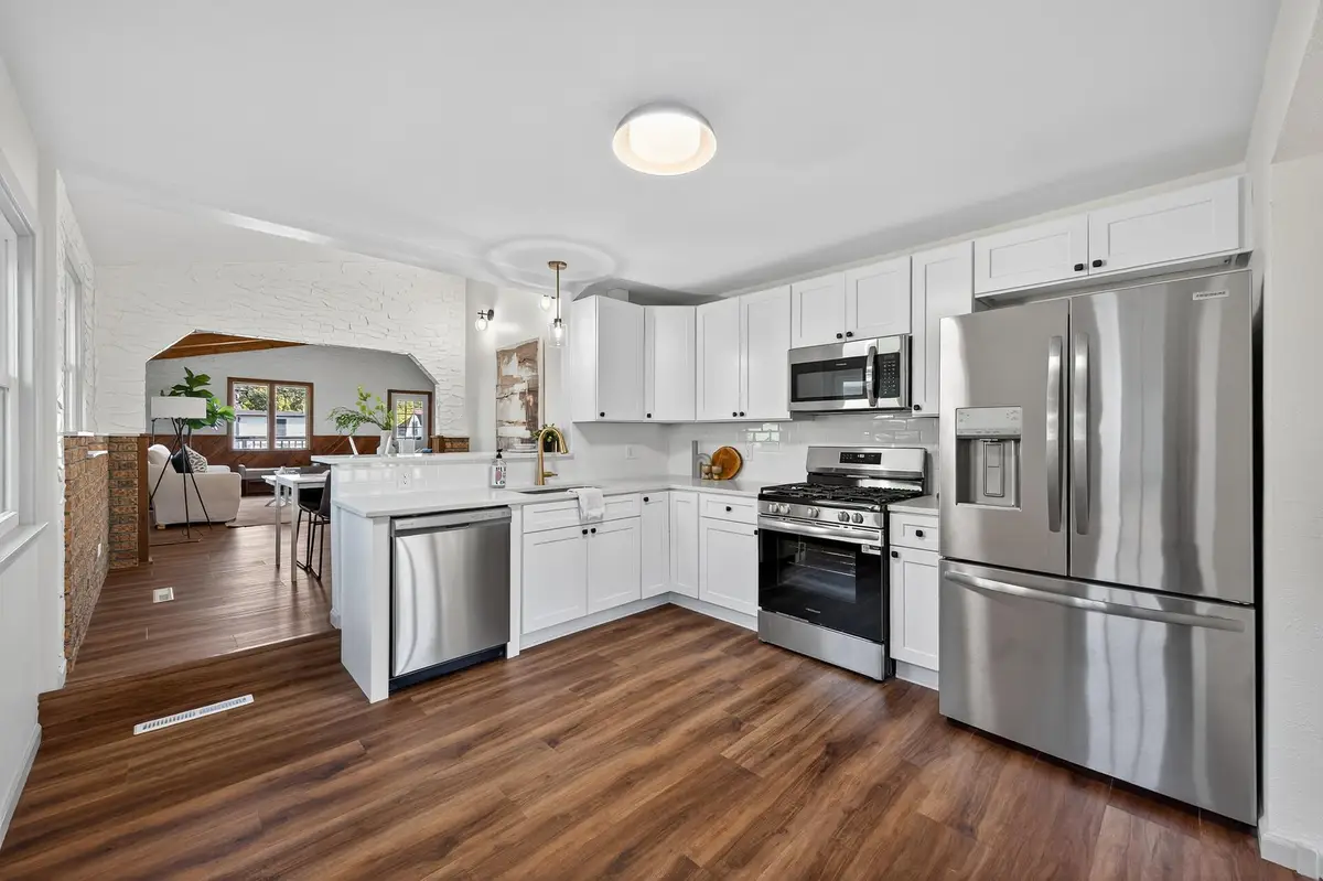 1205 8th Avenue S, South Saint Paul, MN 55075 - #1