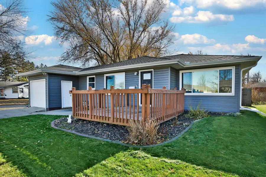 733 E Academy Street, Owatonna, MN 55060 - #2