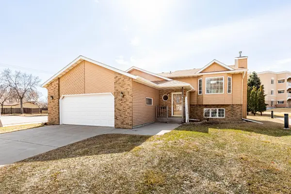 61 Fremont Drive S, Fargo, ND 58103