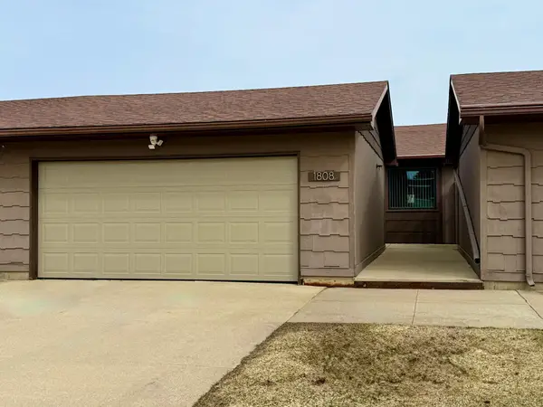 1808 Lakewood Avenue, Albert Lea, MN 56007
