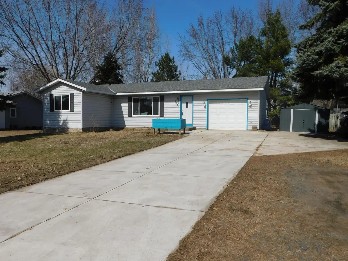 608 Page Street Sw, Isanti, MN 55040 - #1