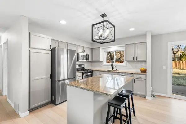 7404 Laredo Drive, Chanhassen, MN 55317