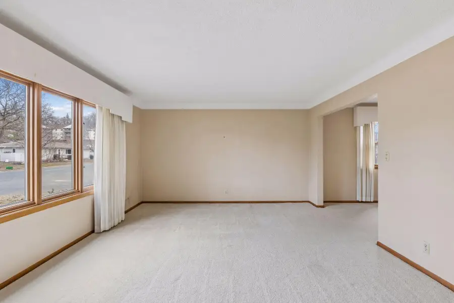 176 Emerson Avenue W, West Saint Paul, MN 55118 - #3