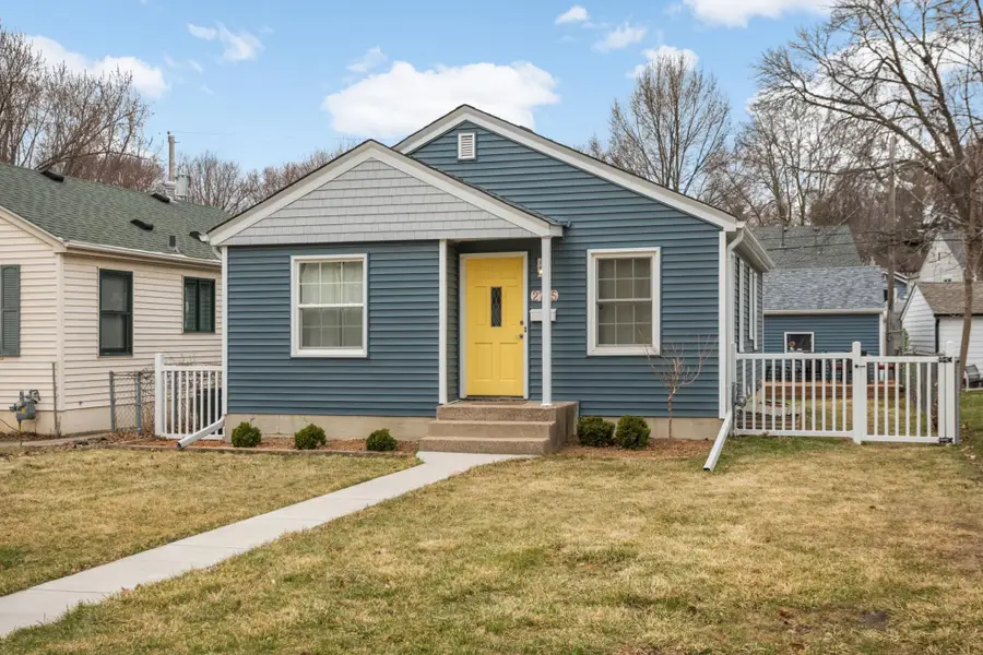 2735 Mcnair Drive N, Robbinsdale, MN 55422 - #2