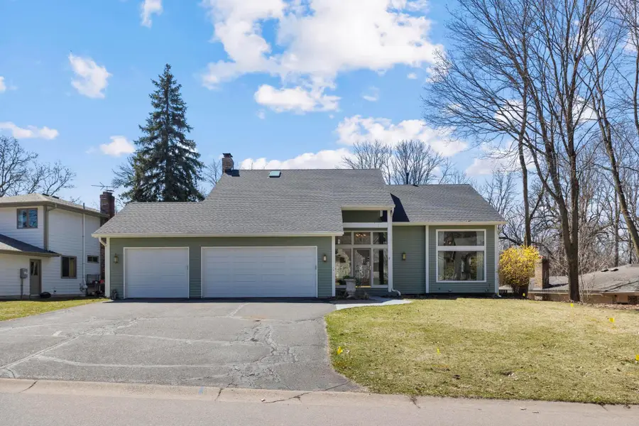 51 Choctaw Circle, Chanhassen, MN 55317 - #2