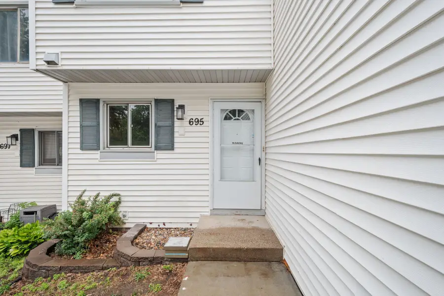 695 E Burnsville Parkway #19, Burnsville, MN 55337 - #2