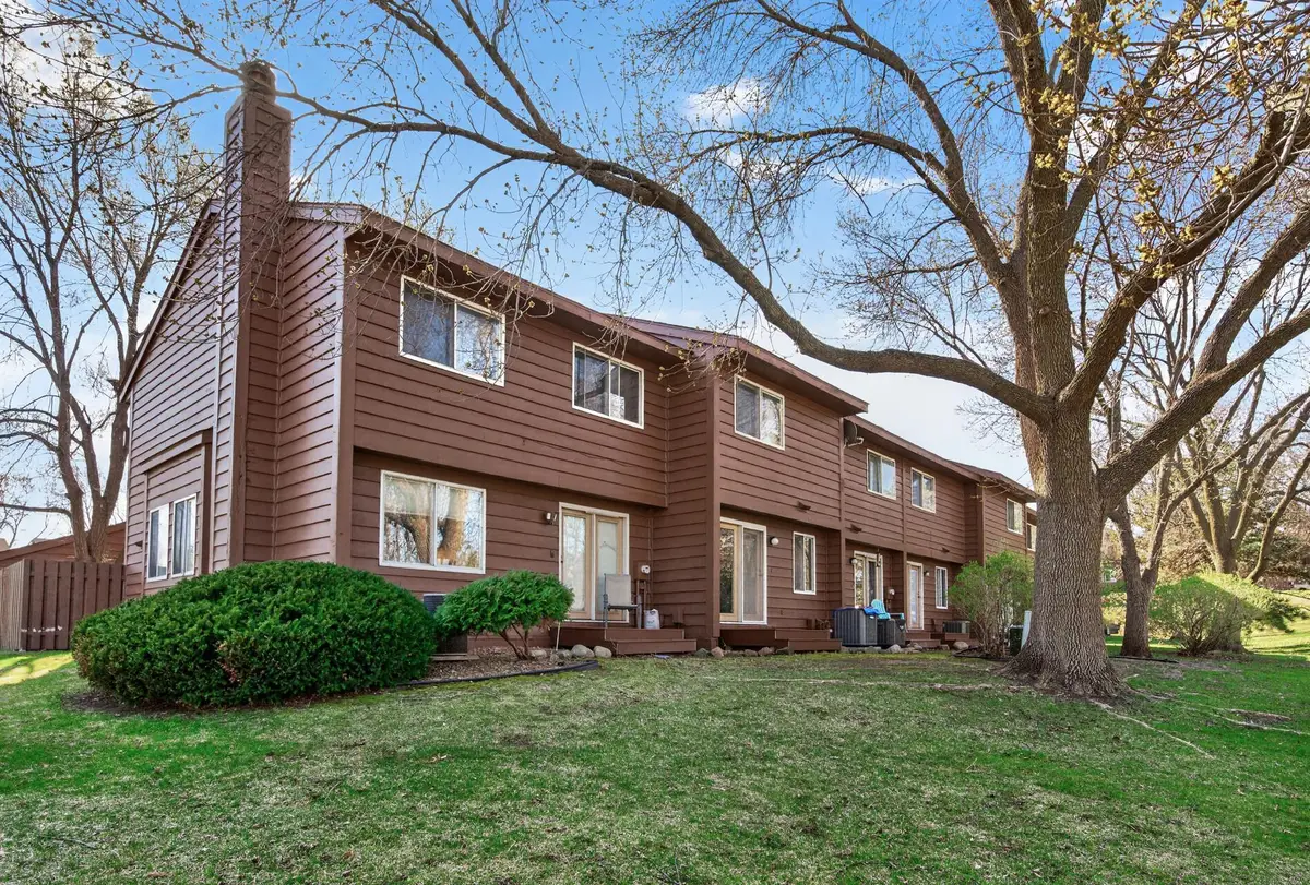 2457 Crestwood Drive, North Saint Paul, MN 55109 - #1