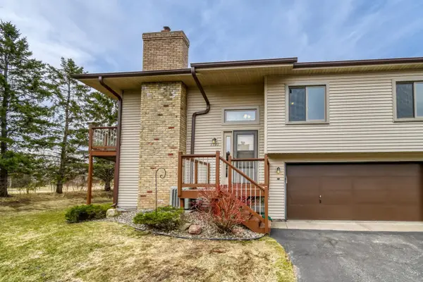 2333 Amberwood Drive, Woodbury, MN 55125