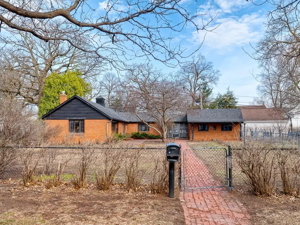 4230 Ewing Avenue N, Robbinsdale, MN 55422 - #1