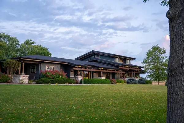 32979 County Road 1, La Crescent, MN 55947