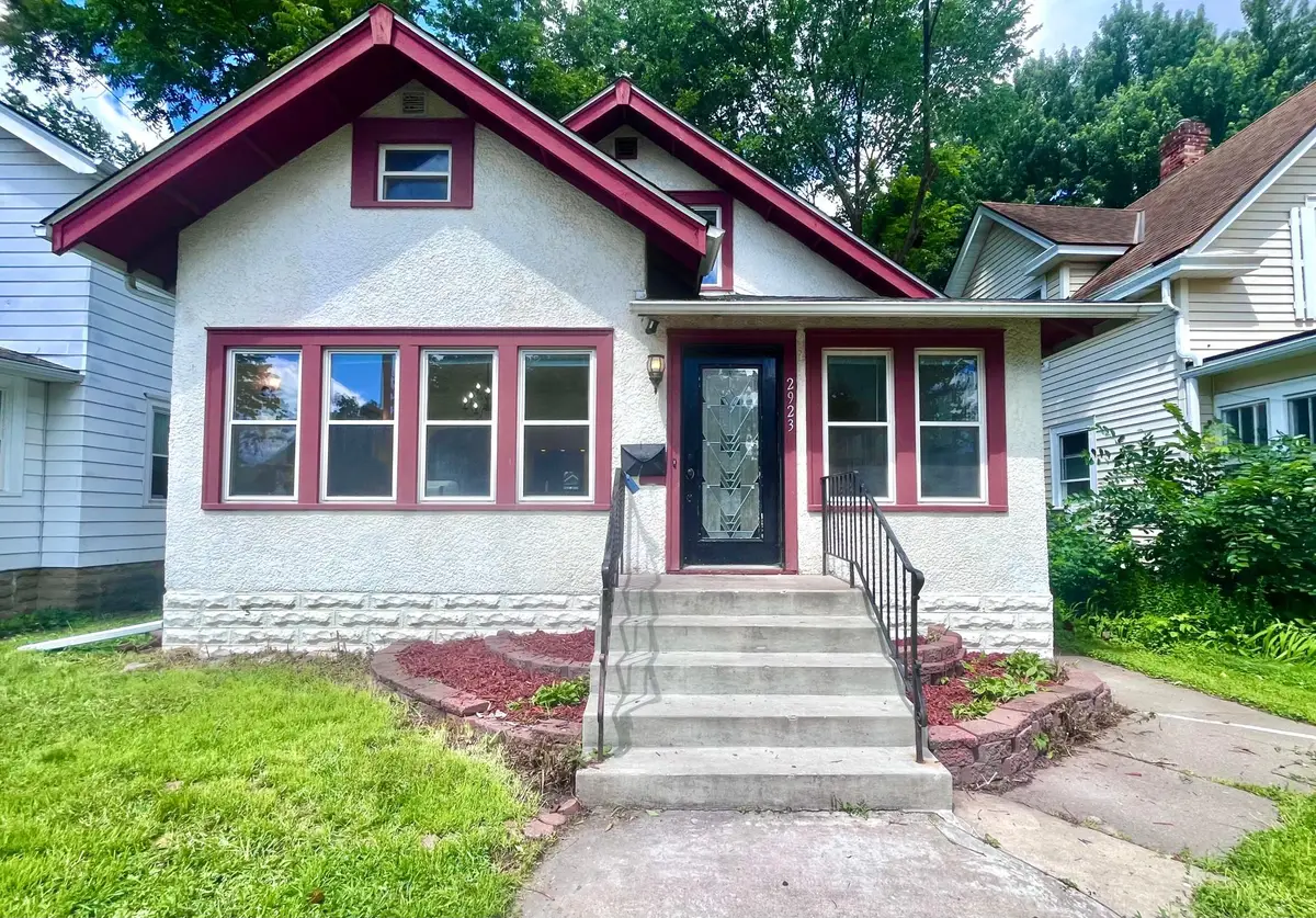 2923 Russell Avenue N, Minneapolis, MN 55411 - #1